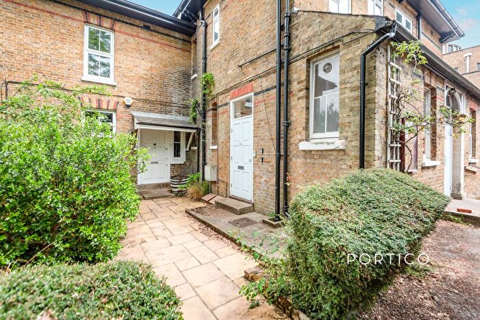 2 Bedroom Flat To Rent In Woodlawn Drive, TW13