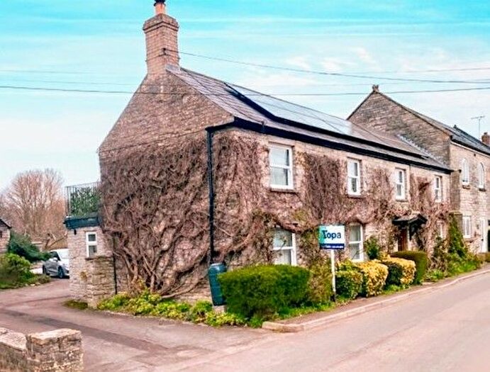 4 Bedroom Cottage For Sale In Compton Street, Somerton, TA11
