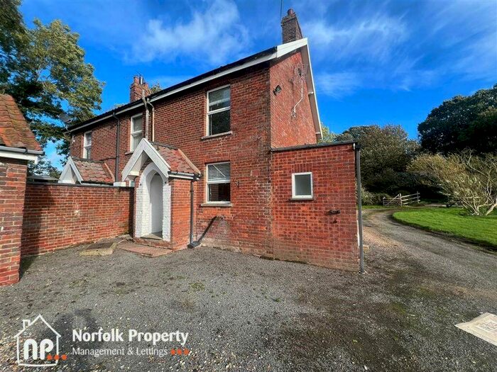 3 Bedroom Cottage To Rent In Limpenhoe, NR13