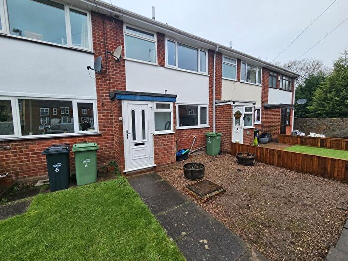 3 Bedroom House To Rent In The Close, Halesowen, B63
