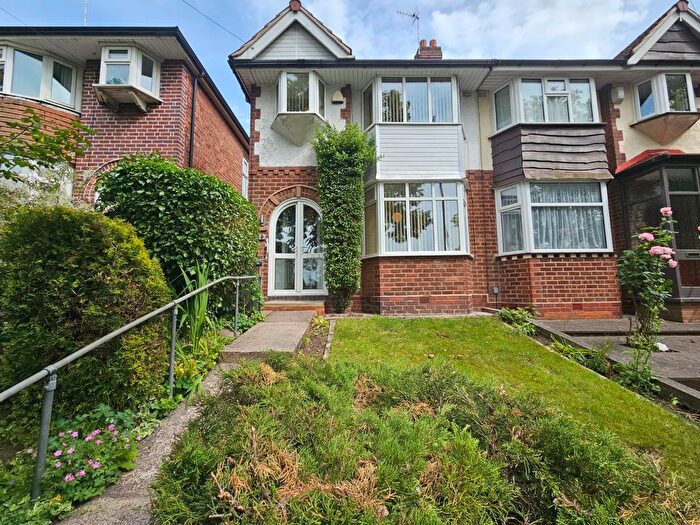 3 Bedroom Property To Rent In Kingstanding Road, Birmingham, B44