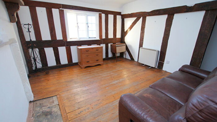2 Bedroom Apartment For Sale In High Street, Winchcombe, GL54