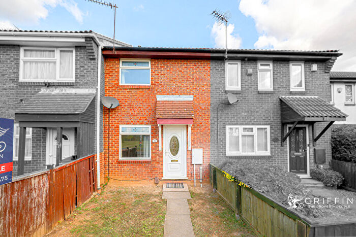 2 Bedroom Terraced House For Sale In Fielding Avenue, Tilbury, RM18