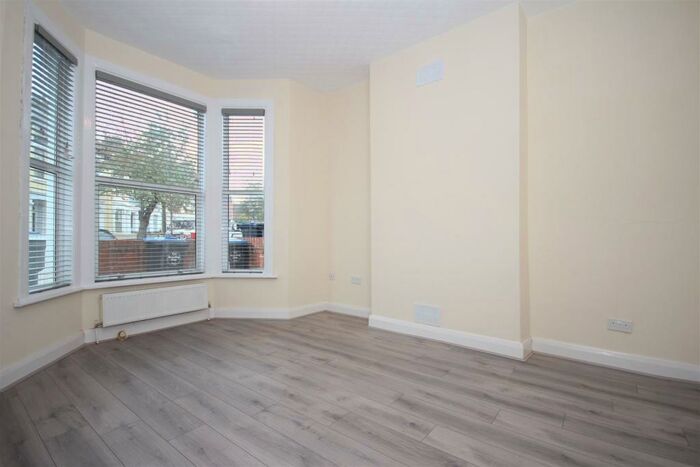 2 Bedroom Flat To Rent In Fortune Gate Road, Harlesden, NW10