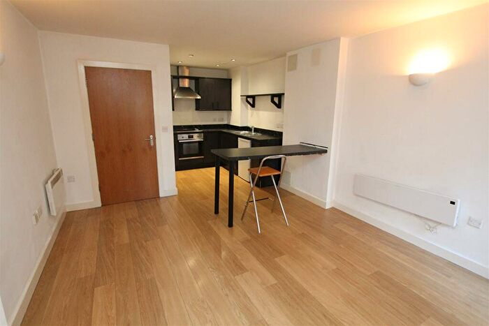 2 Bedroom Flat To Rent In Waterloo Court, Hunslet Road, LS10