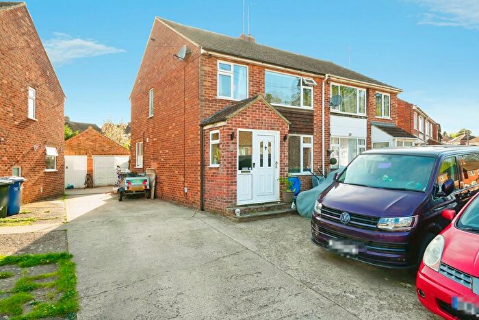 3 Bedroom Semi-Detached House For Sale In Hillview Crescent, Banbury, Oxfordshire, OX16