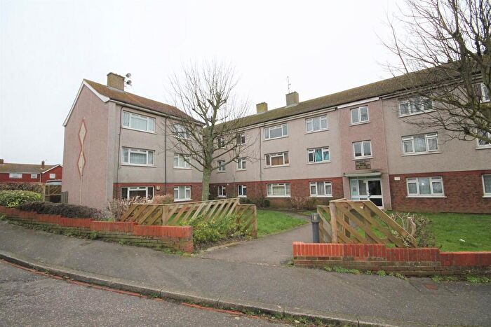2 Bedroom Flat To Rent In Whitelot Close, Southwick, BN42