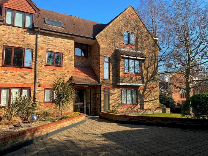 1 Bedroom Flat To Rent In The Oaks, Ruislip, HA4