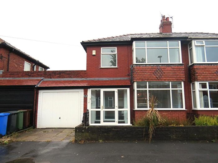 3 Bedroom Property To Rent In Wilshaw Grove, Ashton-Under-Lyne, OL7