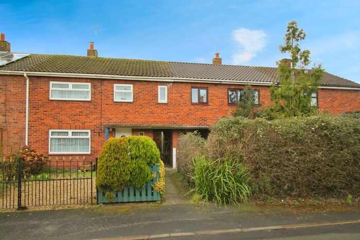 3 Bedroom Mews To Rent In Fieldway, Saughall, Chester, CH1