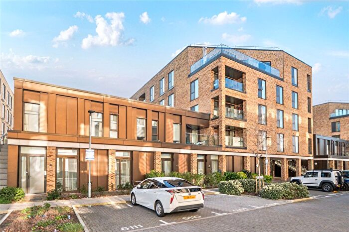 1 Bedroom Flat For Sale In Spitfire Chase, Walton-On-Thames, KT12