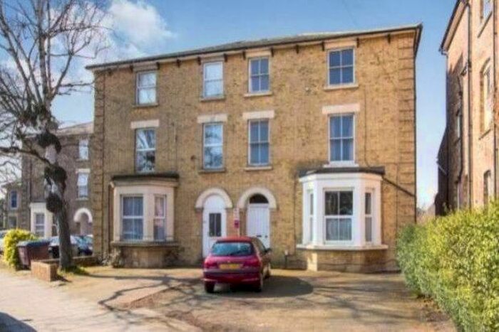 2 Bedroom Flat To Rent In 70 Kimbolton Road, Bedford MK40