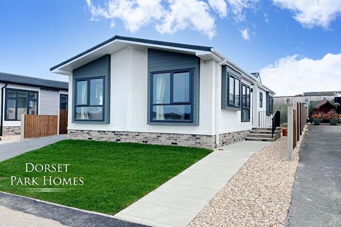 2 Bedroom Park Home For Sale In Westwoods Park, Bashley Cross Road, New Milton, Hampshire, BH25