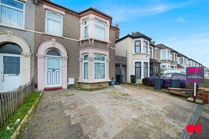 3 Bedroom End Terrace House For Sale In St. Albans Road, Seven Kings, IG3