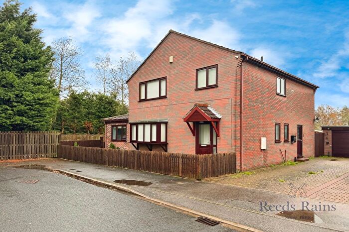 4 Bedroom Detached House For Sale In The Shrubberies, Cliffe, Selby, North Yorkshire, YO8