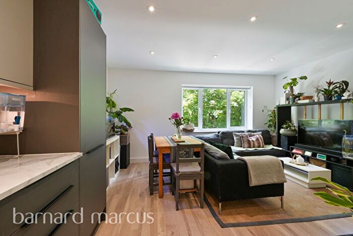 1 Bedroom Flat To Rent In Windmill Lane, Hanwell, UB2