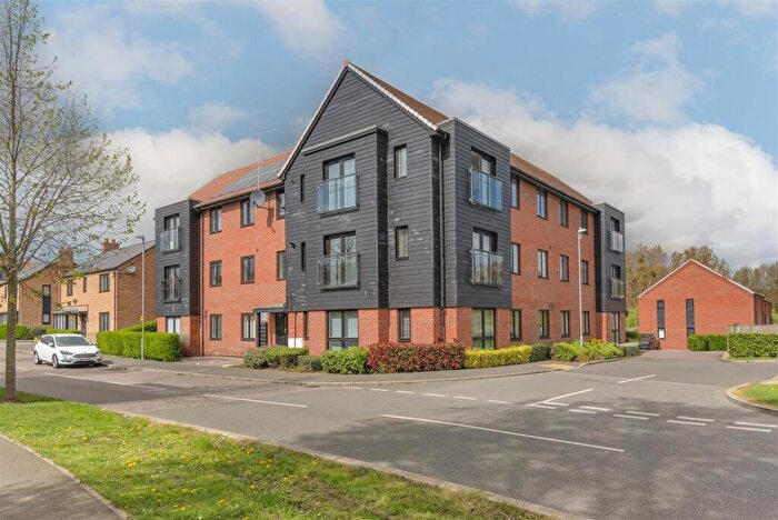 2 Bedroom Apartment For Sale In Bannister Way, Leybourne, West Malling, ME19