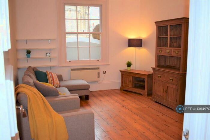 3 Bedroom Flat To Rent In Corn Street, Bristol, BS1
