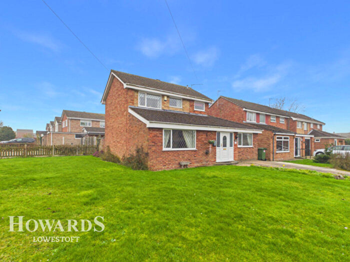 4 Bedroom Detached House For Sale In Conrad Road, Lowestoft, NR33
