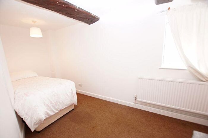 2 Bedroom Character Property For Sale In North Street, Gosport, PO12