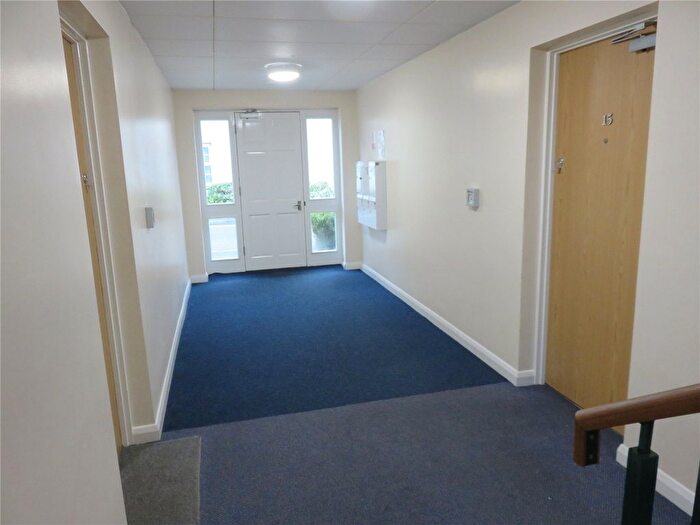 2 Bedroom Flat For Sale In Gatehouse Court, Taunton, TA1