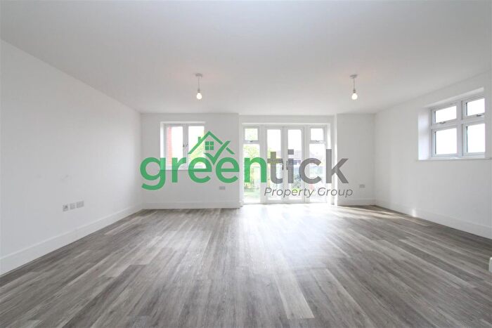 1 Bedroom Flat To Rent In Stanstead Road, Hoddesdon, EN11