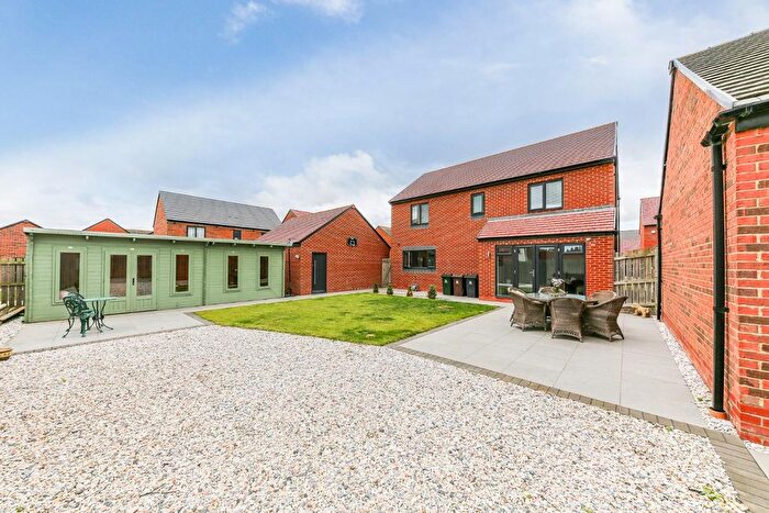 4 Bedroom Detached House For Sale In Vineyard Close, Moorfields, NE12