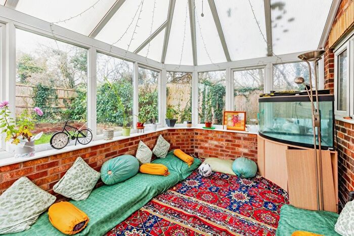 5 Bedroom Detached House For Sale In Cottesbrooke Gardens, Northampton, NN4