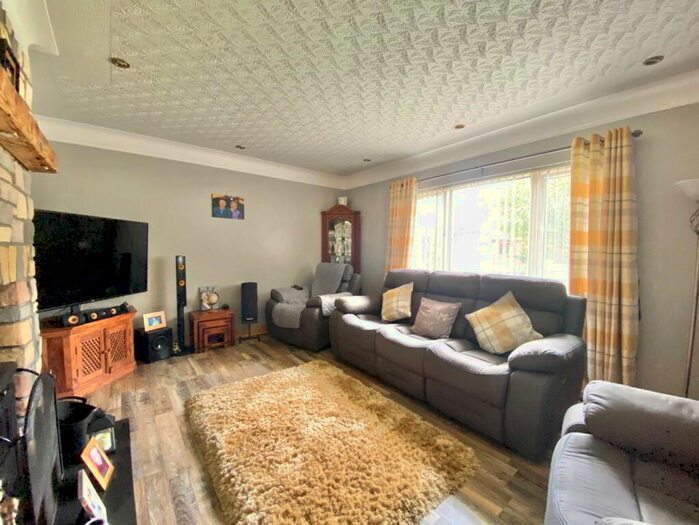 3 Bedroom Detached Bungalow For Sale In Primrose Park, Strabane, BT82