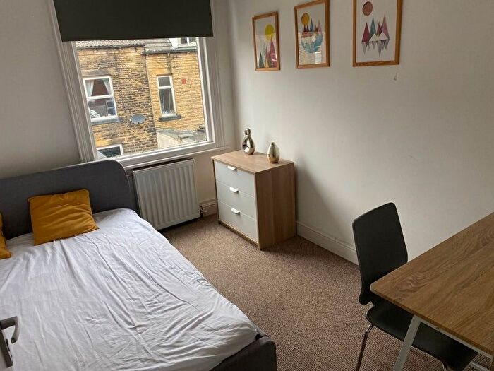 1 Bedroom Terraced House To Rent In Grosmont Place, Bramley, Leeds, LS13