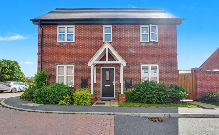 5 Bedroom Semi-Detached House For Sale In Tollgate Close, Oadby, Leicester, LE2