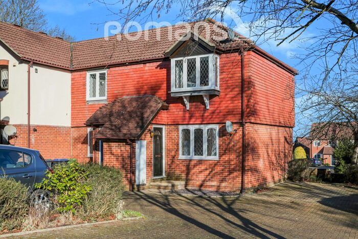 2 Bedroom Flat To Rent In Shepherds Chase, Bagshot GU19