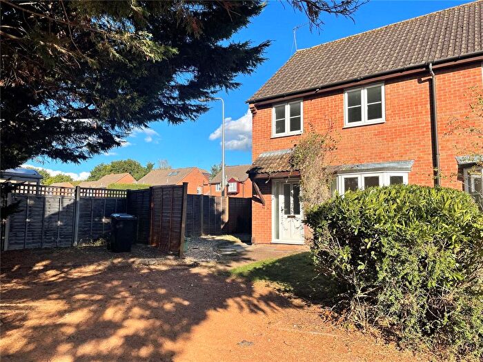 3 Bedroom Semi-detached House To Rent In Boscawen Way, Thatcham, Berkshire, RG19