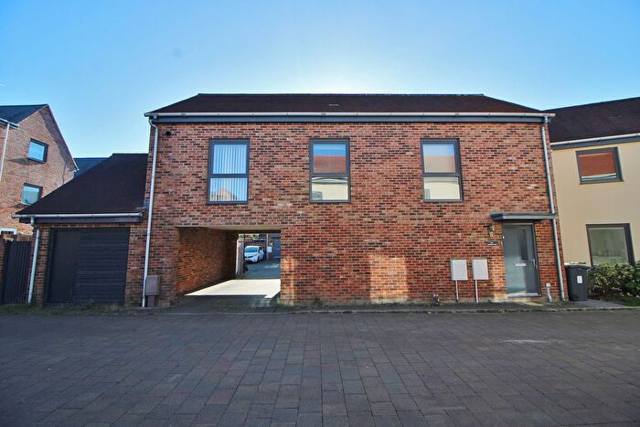 2 Bedroom Detached House For Sale In Saddleback Road, Waterlooville, PO7