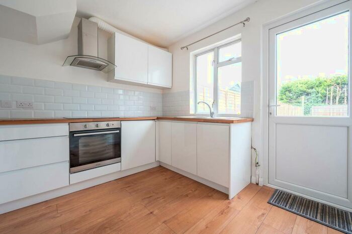2 Bedroom Terraced House To Rent In Woking, Woking, GU22
