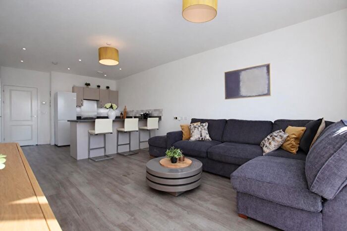 2 Bedroom Flat For Sale In Horizon Place, Studio Way, Borehamwood, WD6