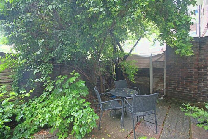 4 Bedroom Flat To Rent In Brion Place, London, E14