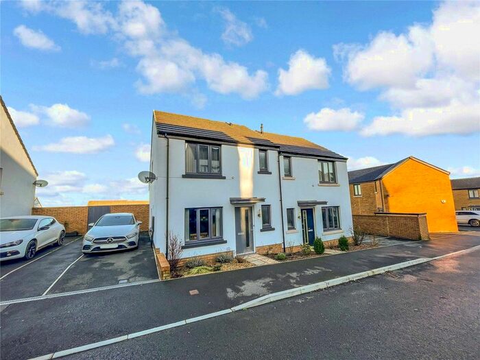 3 Bedroom Semi-Detached House To Rent In Summering Close, Okehampton, EX20