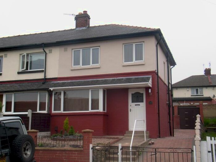 3 Bedroom End Of Terrace House To Rent In Burley Wood Crescent, Burley, Leeds, LS4