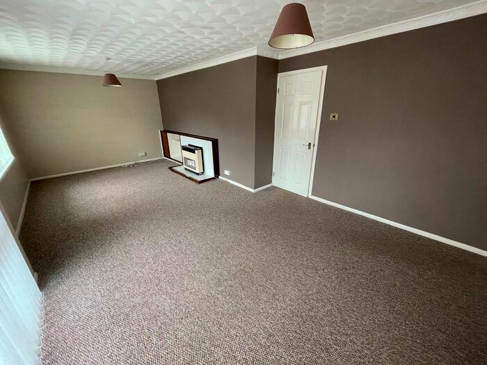 2 Bedroom Flat For Sale In Caernarvon Crescent, Llanyravon, Cwmbran NP44