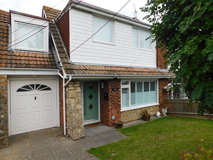 4 Bedroom Semi-Detached House For Sale In Summerville Avenue, Minster, ME12
