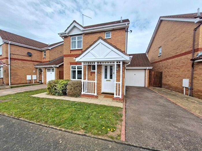 3 Bedroom Detached House For Sale In Riverstone Way, Hunsbury Meadows, Northampton, NN4