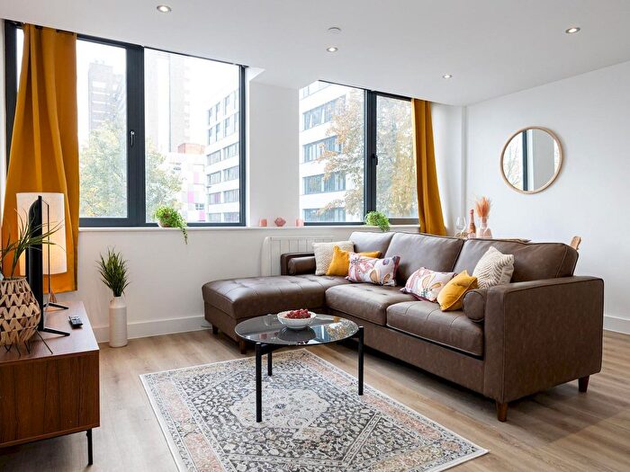 1 Bedroom Flat To Rent In Old Trafford, M16