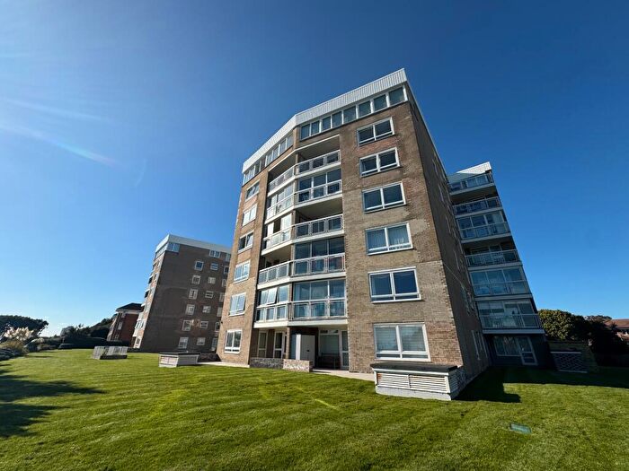 3 Bedroom Apartment To Rent In Boscombe Cliff Road, Bournemouth, BH5