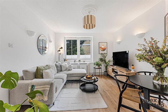 2 Bedroom Flat For Sale In Southwark Park Road, Bermondsey, SE16