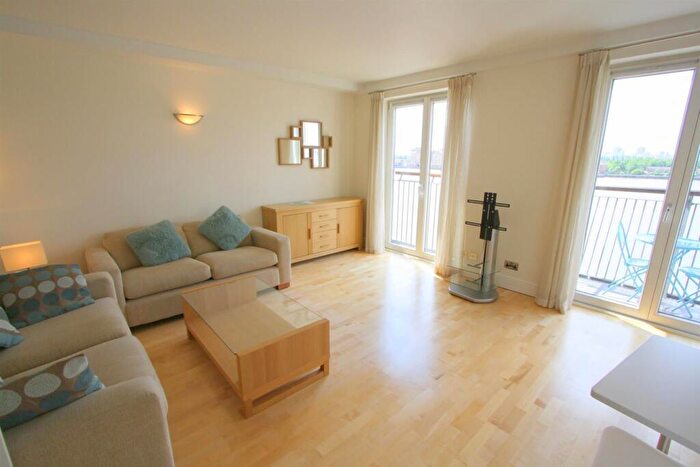1 Bedroom Apartment To Rent In Vanguard Building, Millenium Harbour, E14