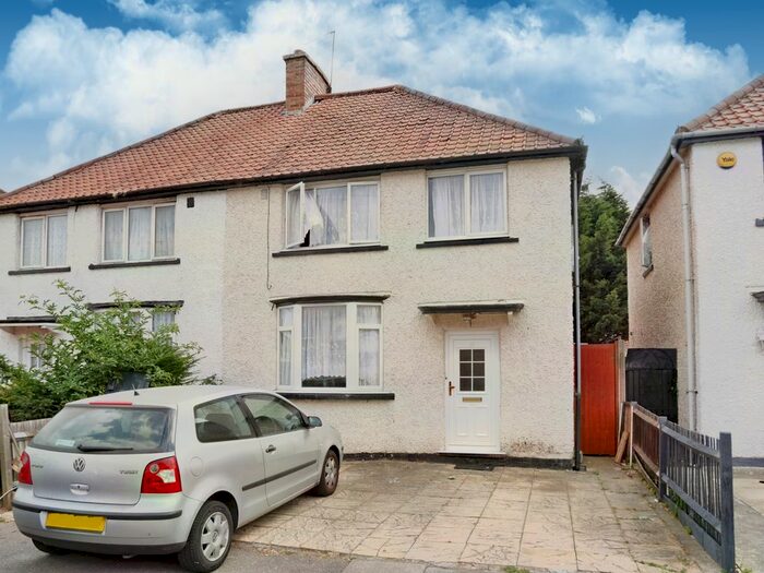 3 Bedroom Semi-Detached House To Rent In Lancaster Walk, Hayes, UB3