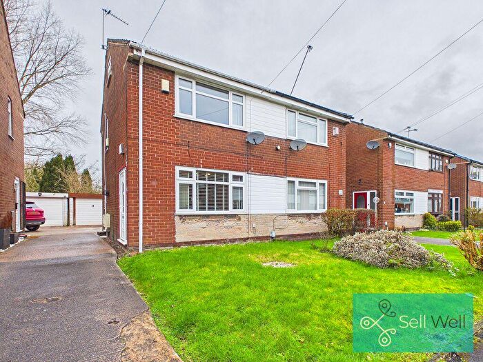 2 Bedroom Semi Detached House For Sale In Avon Close, Worsley, Manchester, M28