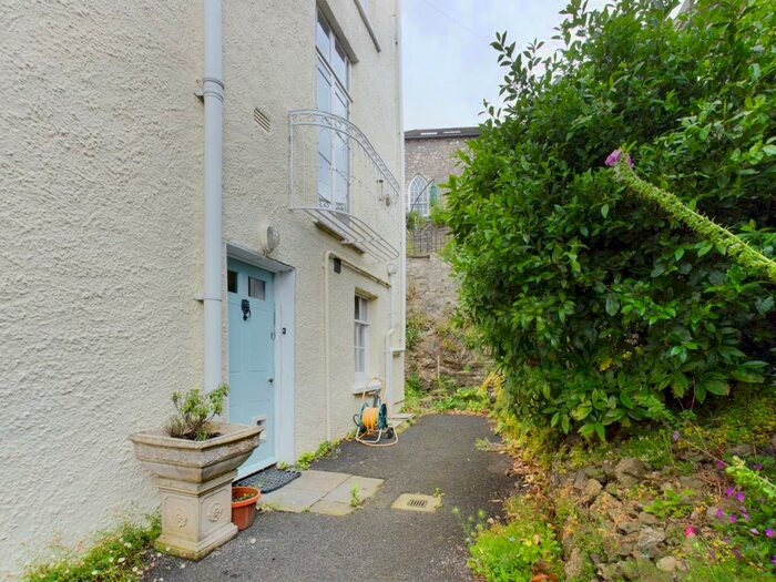 1 Bedroom Apartment To Rent In Highdale Road, Clevedon, North Somerset, BS21