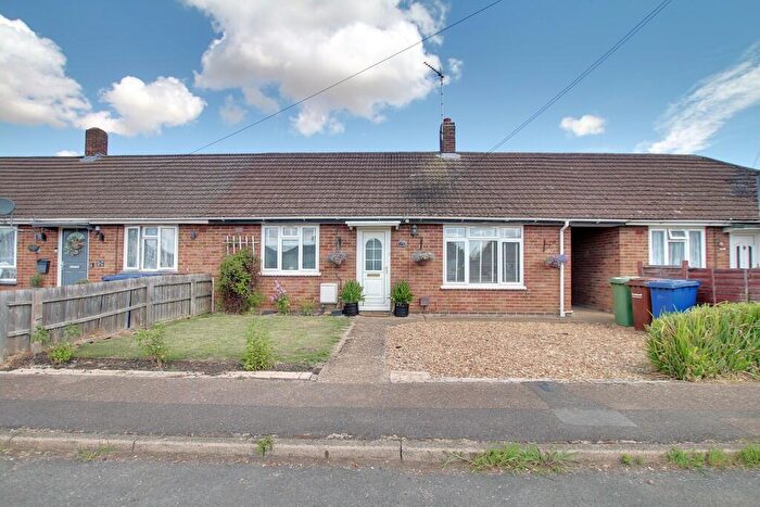 2 Bedroom Semi-Detached Bungalow For Sale In New Road, Chatteris, PE16